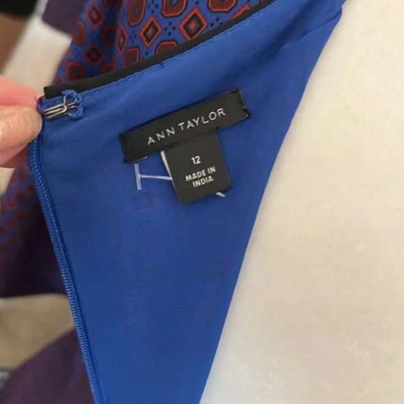 Ann Taylor Dress Silky Lined Tie Waist Zip Back Versatile Work & Party Size 12 - Picture 6 of 6